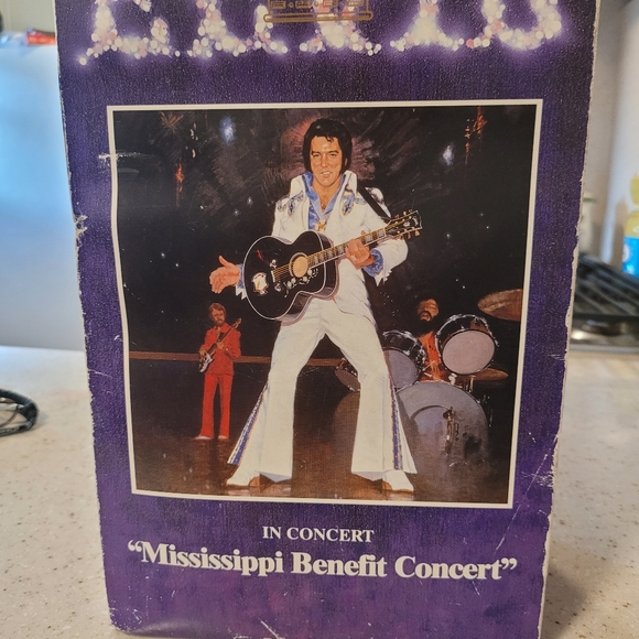 Elvis Mississippi Benefit Concert ceramic figurine - Picture 1 of 6